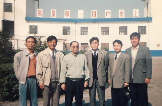 时任中国人民解放军第二炮兵罗东进政委来公司视察工作。